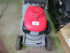 HONDA HRB 425C MOWER WITH COLLECTOR. THIS LOT IS SOLD UNDER THE AUCTIONEERS MARGIN SCHEME, THEREF
