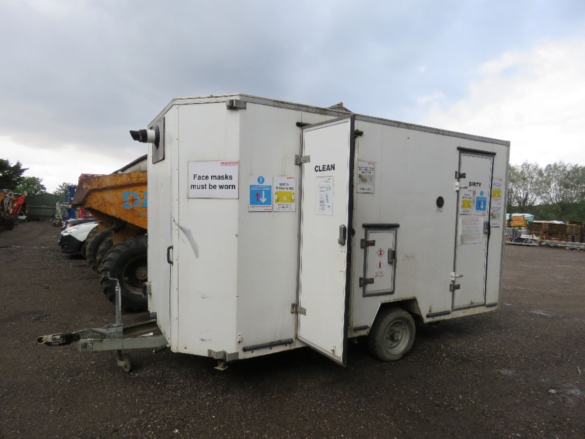 TOWED DECONTAMINATION UNIT, 12FT LENGTH APPROX. (CONTENTS SHOWN IN IMAGES NOT INCLUDED) - Image 2 of 11