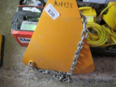 LORRY WHEEL LOCK, CHAIN TYPE. THIS LOT IS SOLD UNDER THE AUCTIONEERS MARGIN SCHEME, THEREFORE NO VAT