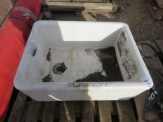 STONE SINK. THIS LOT IS SOLD UNDER THE AUCTIONEERS MARGIN SCHEME, THEREFORE NO VAT WILL BE CHARGE