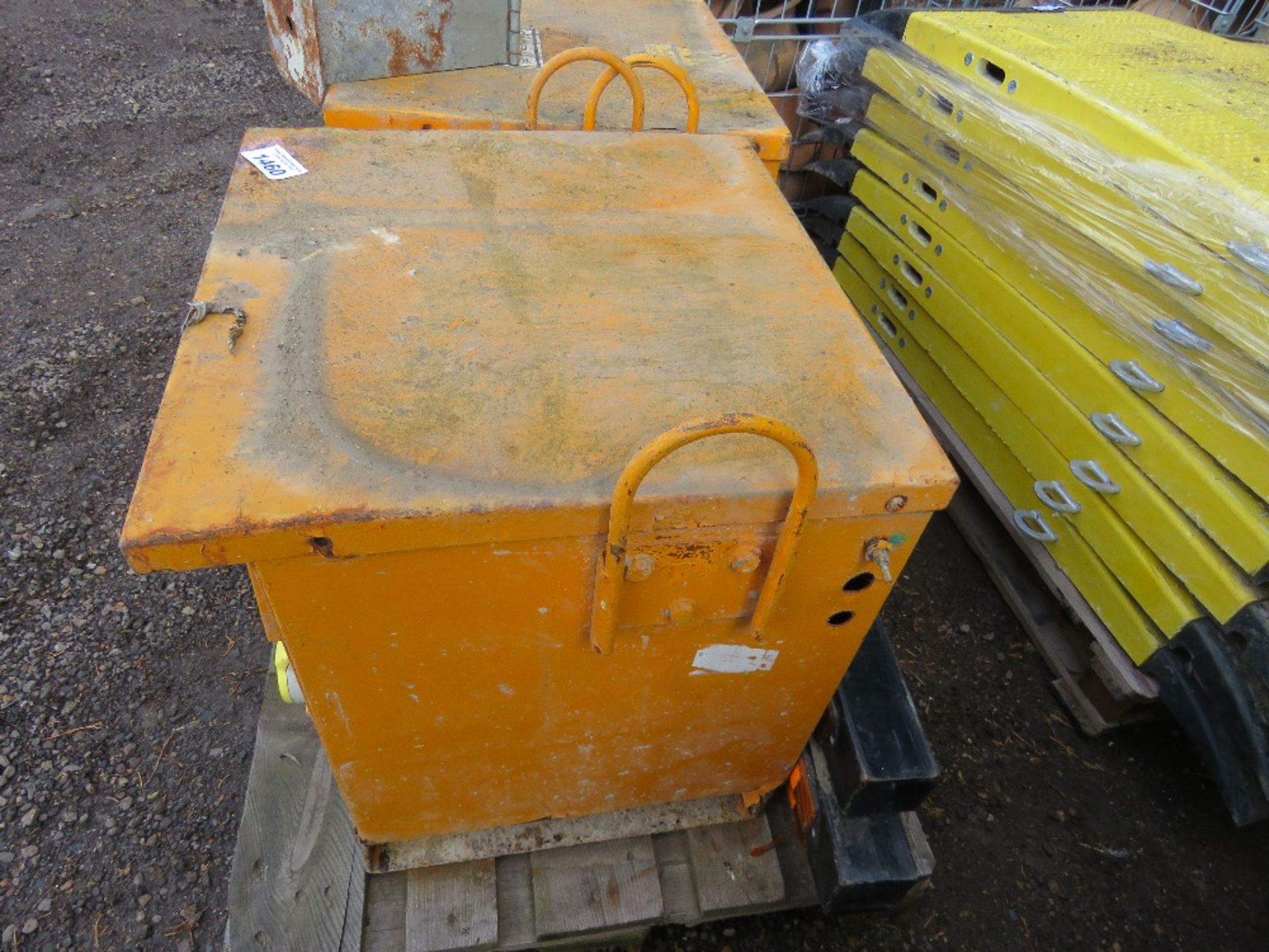 2 X LARGE SITE TRANSFORMERS. - Image 3 of 4