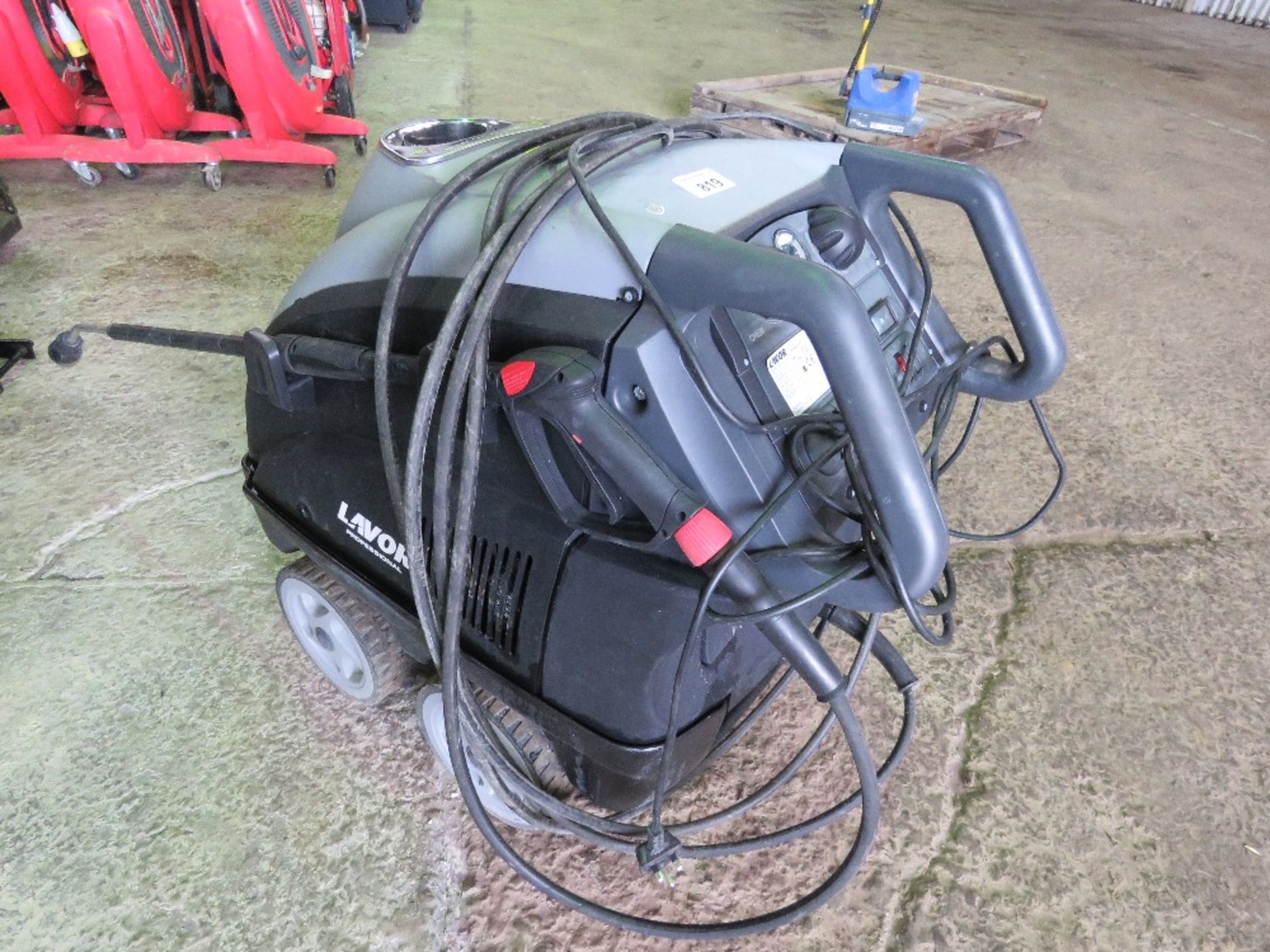 LAVOR 58KW PROFESSIONAL STEAM CLEANER, 240 VOLT, LITTLE USED SINCE PURCHASE IN SEPTEMBER 2021. WITH