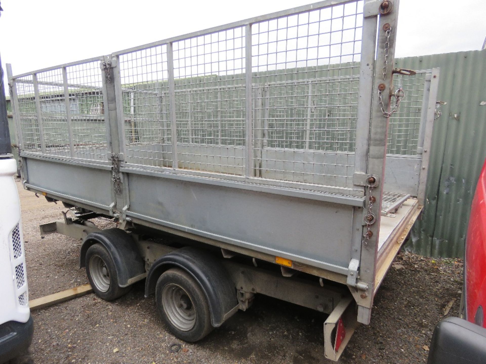 IFOR WILLIAMS TT126G TIPPING TRAILER WITH MESH CAGE SIDES ALL AROUND AND FULL LENGTH SKIDS. SN:SCK60 - Image 4 of 7