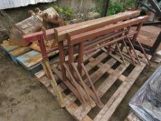 4 X SMALL SIZED BUILDER'S TRESTLES. THIS LOT IS SOLD UNDER THE AUCTIONEERS MARGIN SCHEME, THEREFO