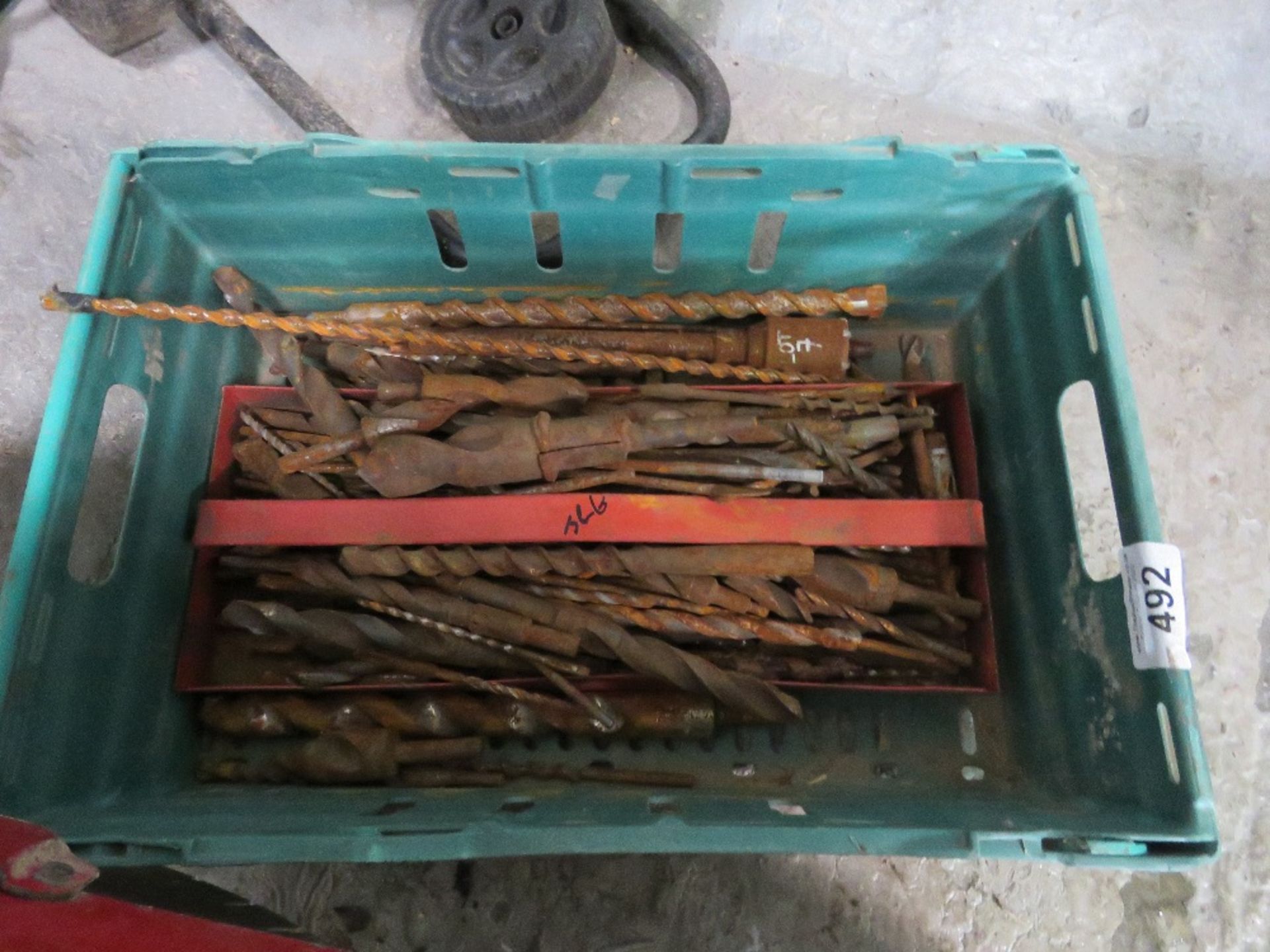 BOX OF ASSORTED SDS DRILL BITS.