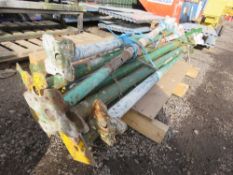 12 X ACROW TYPE SUPPORT PROPS. THIS LOT IS SOLD UNDER THE AUCTIONEERS MARGIN SCHEME, THEREFORE NO