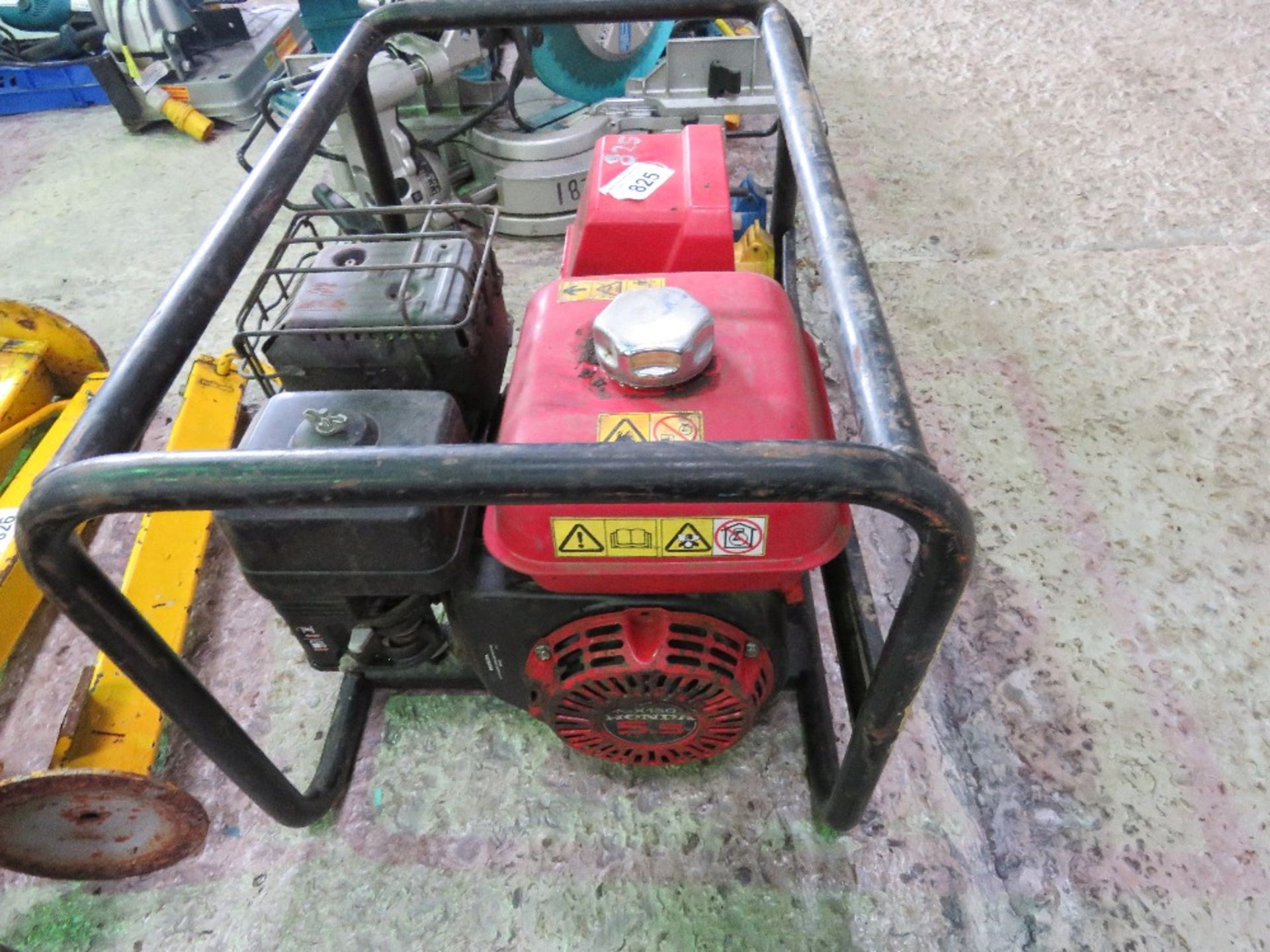 DUAL VOLTAGE PETROL ENGINED GENERATOR. - Image 2 of 4