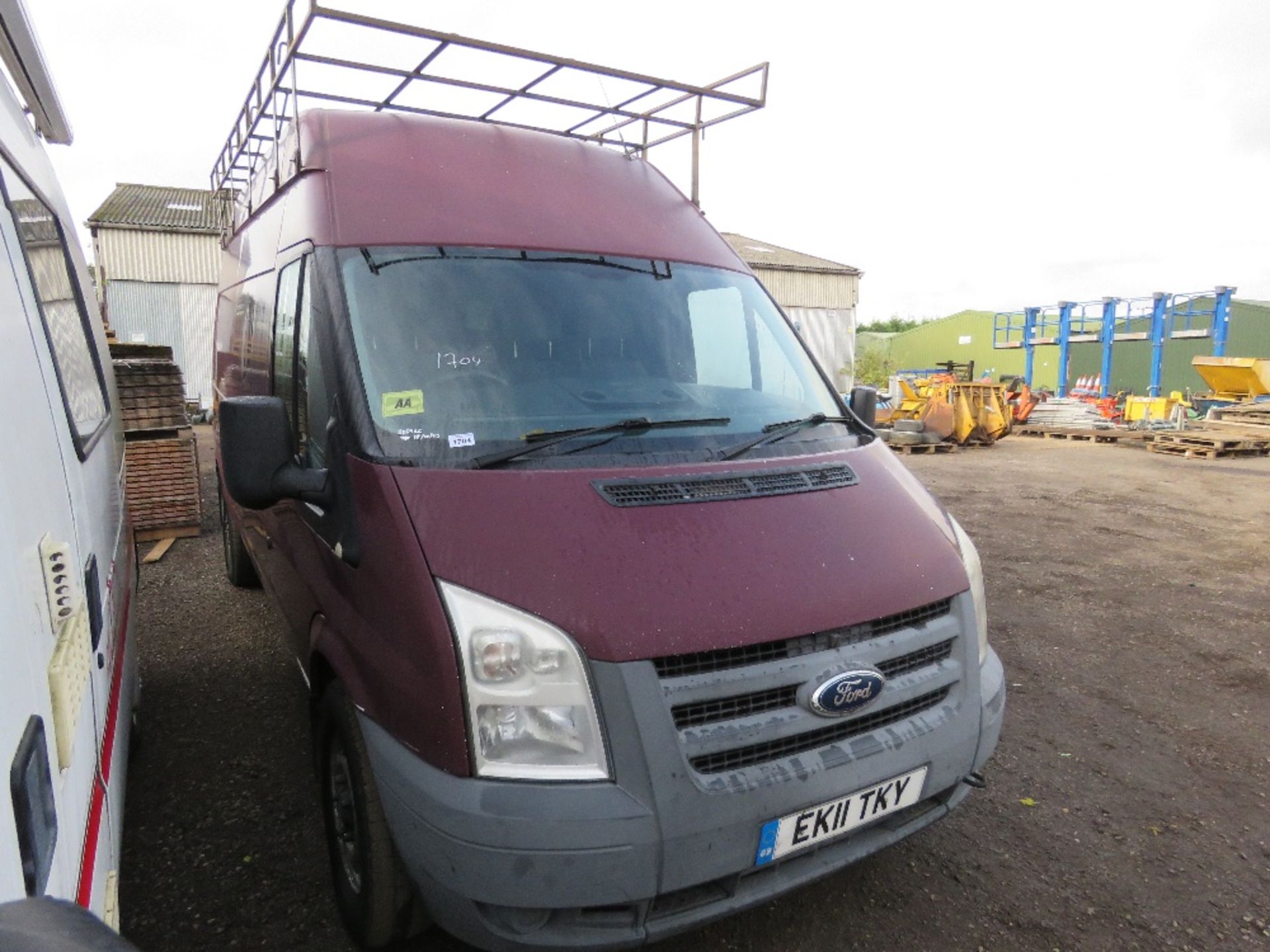 FORD TRANSIT 280 HIGHT TOP LWB PANEL VAN REG:EK11 TKY WITH V5. TESTED UNTIL 11.10.23. ROOF RACK FI - Image 2 of 7