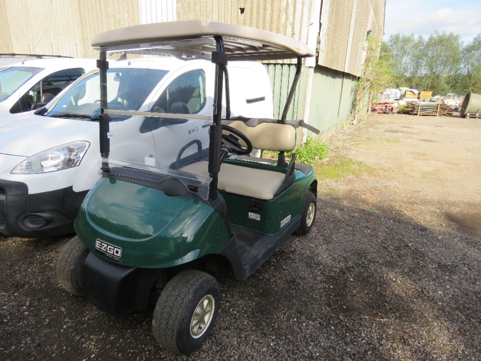 EZGO BATTERY POWERED GOLF BUGGY, YEAR 2013. WHEN TESTED WAS SEEN TO DRIVE, STEER AND BRAKE. WITH KEY - Image 2 of 6