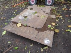 2 X SMALL STEEL PLATES 5FT X 3FT AND 3 FT X 2FT APPROX. THIS LOT IS SOLD UNDER THE AUCTIONEERS MA