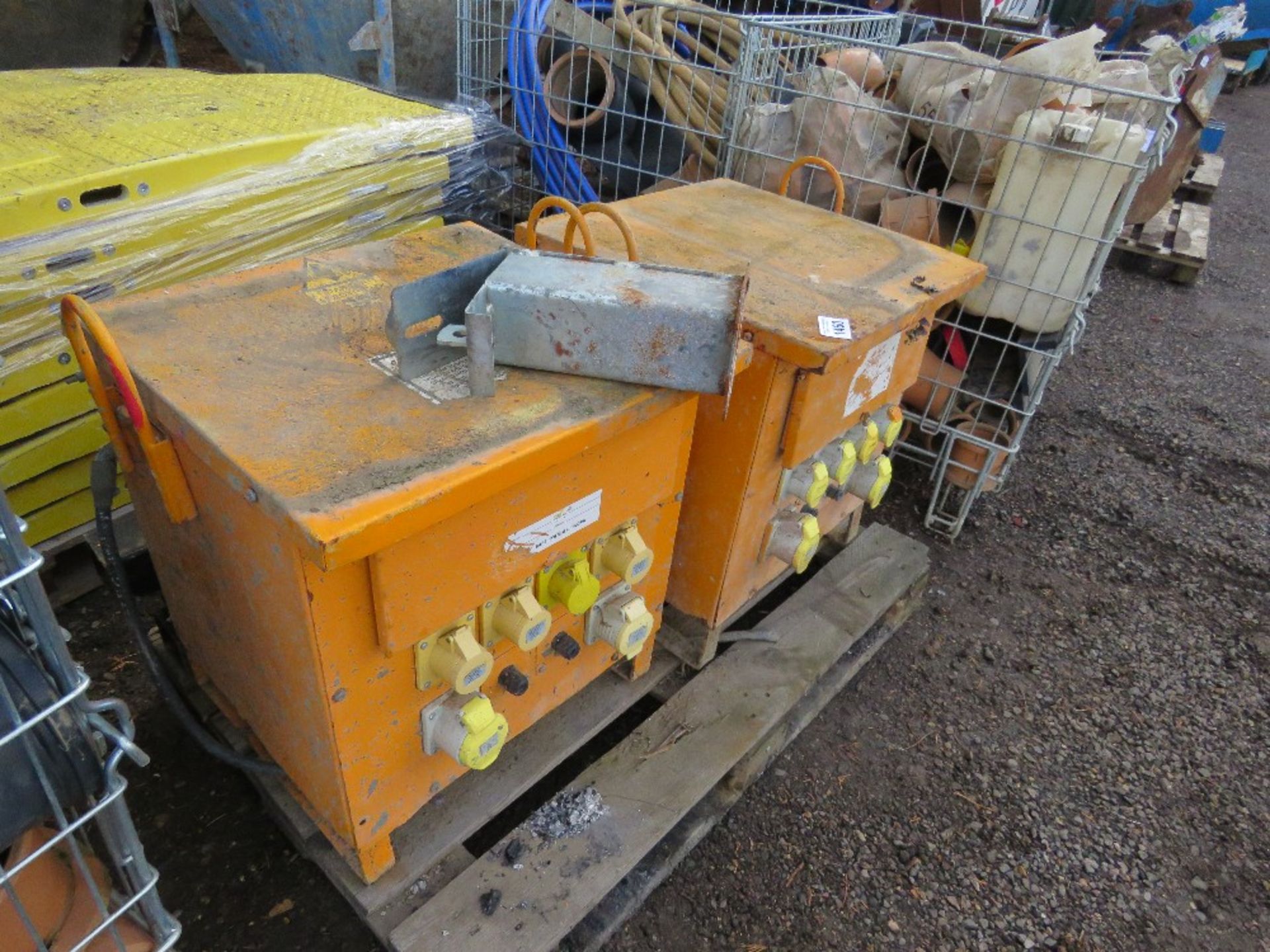 2 X LARGE SITE TRANSFORMERS. - Image 4 of 4