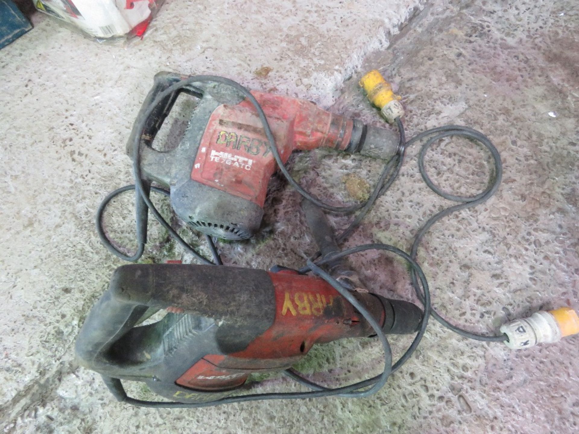 2 X HILTI TE76 BREAKER DRILLS. DIRECT FROM A LOCAL GROUNDWORKS COMPANY AS PART OF THEIR RESTRUCTU - Image 2 of 2