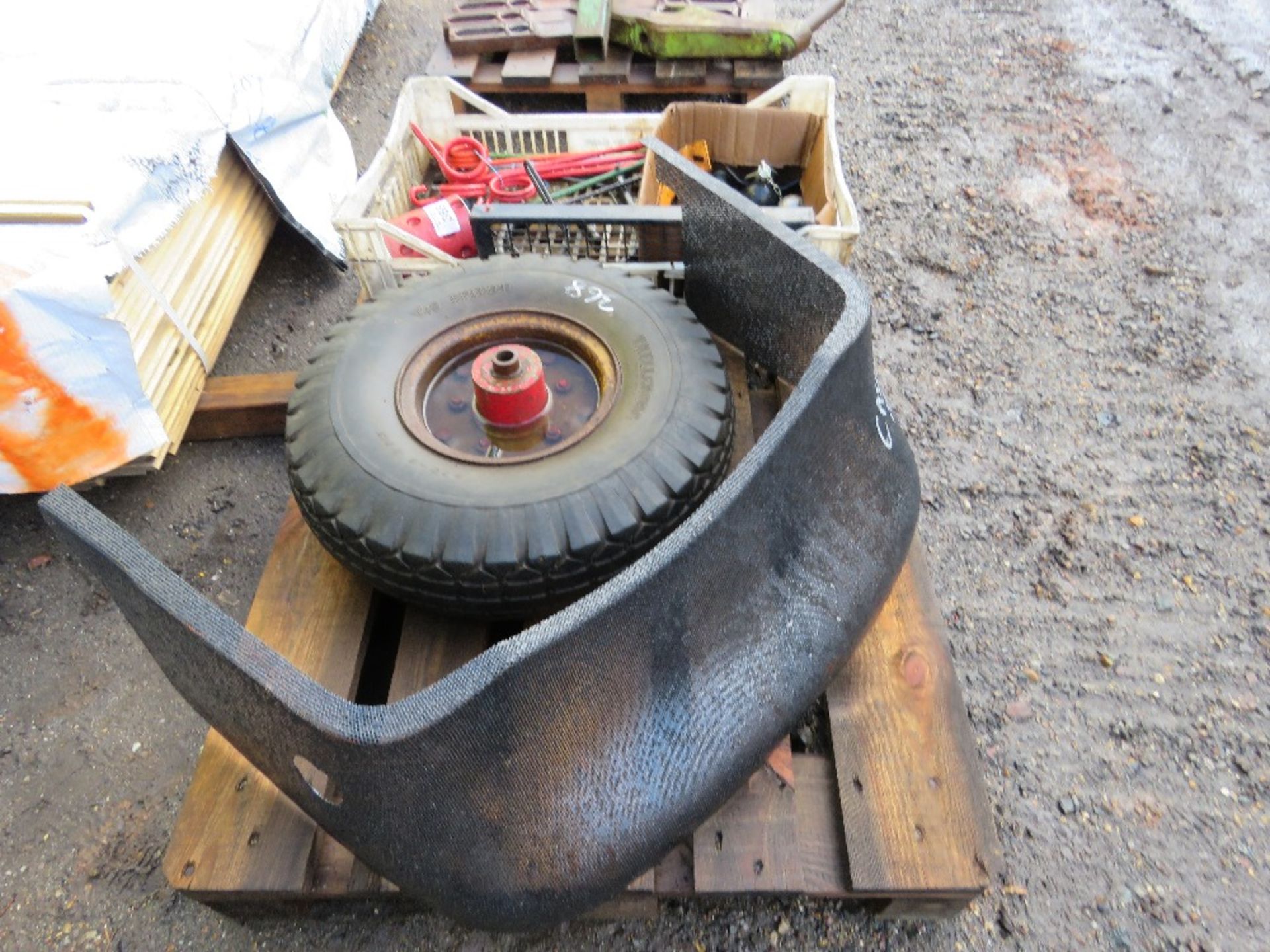 CASE TRACTOR PARTS PLUS HAY TURNER TINES ETC. THIS LOT IS SOLD UNDER THE AUCTIONEERS MARGIN SCHEM - Image 2 of 3