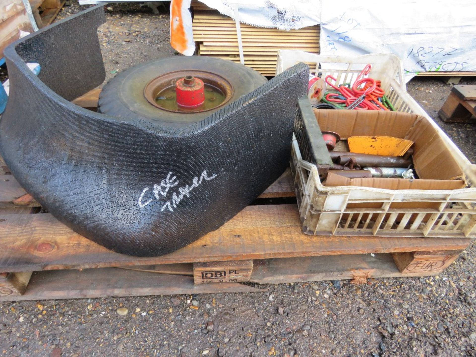 CASE TRACTOR PARTS PLUS HAY TURNER TINES ETC. THIS LOT IS SOLD UNDER THE AUCTIONEERS MARGIN SCHEM - Image 3 of 3