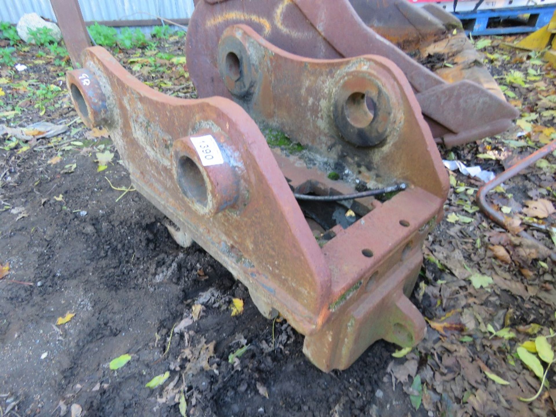 EXCAVATOR HYDRAULIC QUICK HITCH ON 90MM PINS. - Image 3 of 4