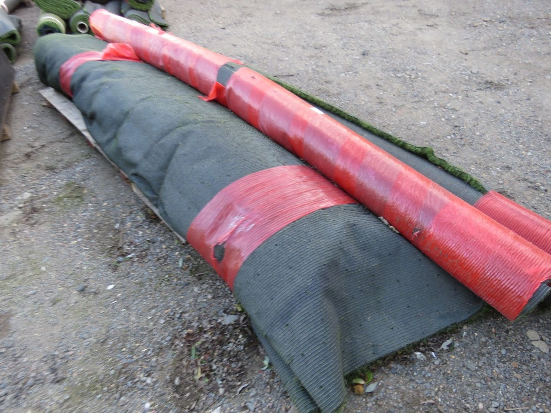 3 X ROLLS OF ASTRO TURF/FAKE GRASS. THIS LOT IS SOLD UNDER THE AUCTIONEERS MARGIN SCHEME, THEREFO - Image 3 of 3