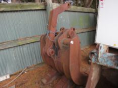 EXCAVATOR GRAPPLE ON 80MM PINS. LOT LOCATION: THE STONDON HALL SALEGROUND, ESSEX. CM15 0LD.