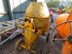 HANDLE START DIESEL CEMENT MIXER. WITH A HANDLE.
