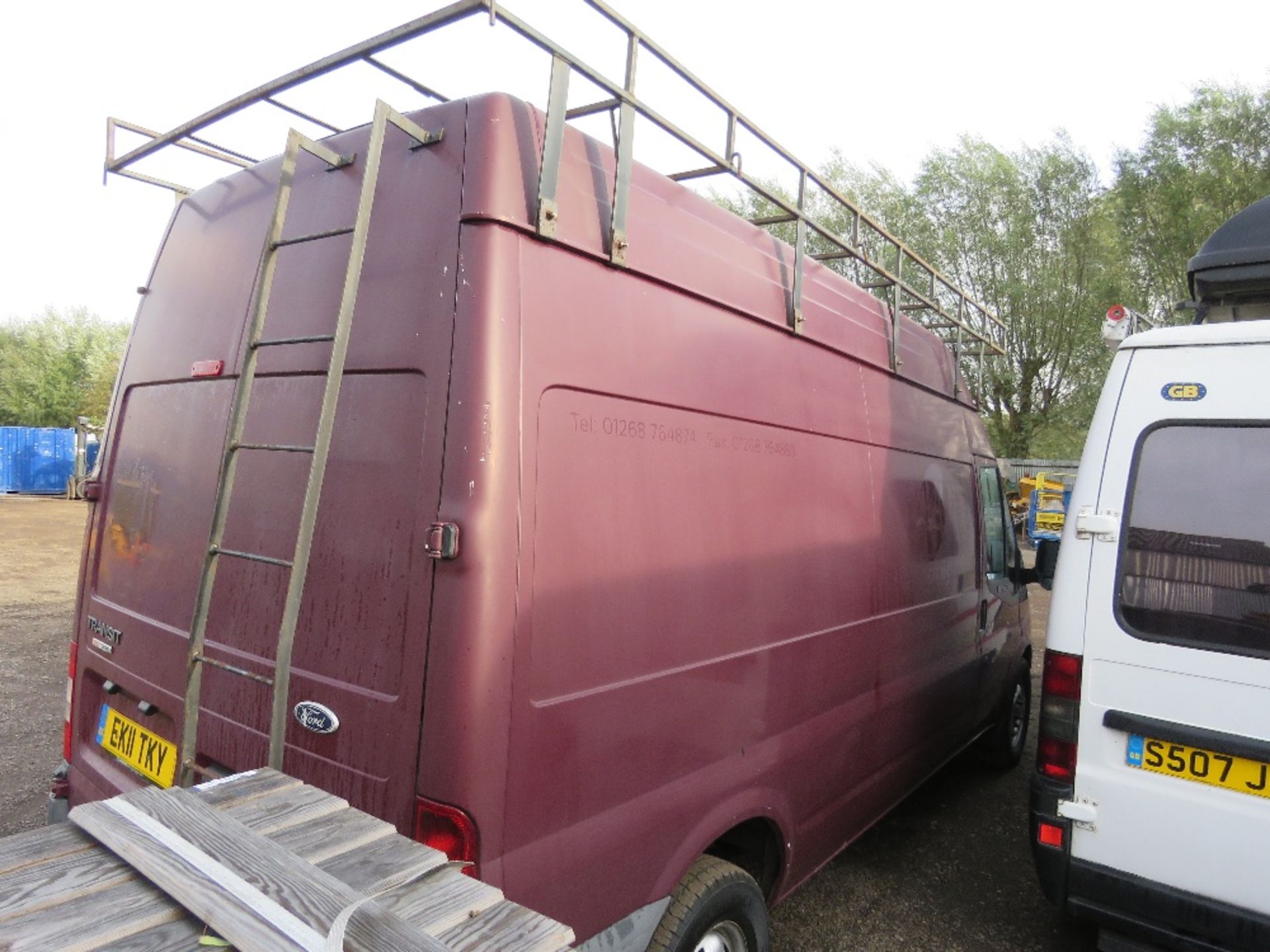 FORD TRANSIT 280 HIGHT TOP LWB PANEL VAN REG:EK11 TKY WITH V5. TESTED UNTIL 11.10.23. ROOF RACK FI - Image 4 of 7