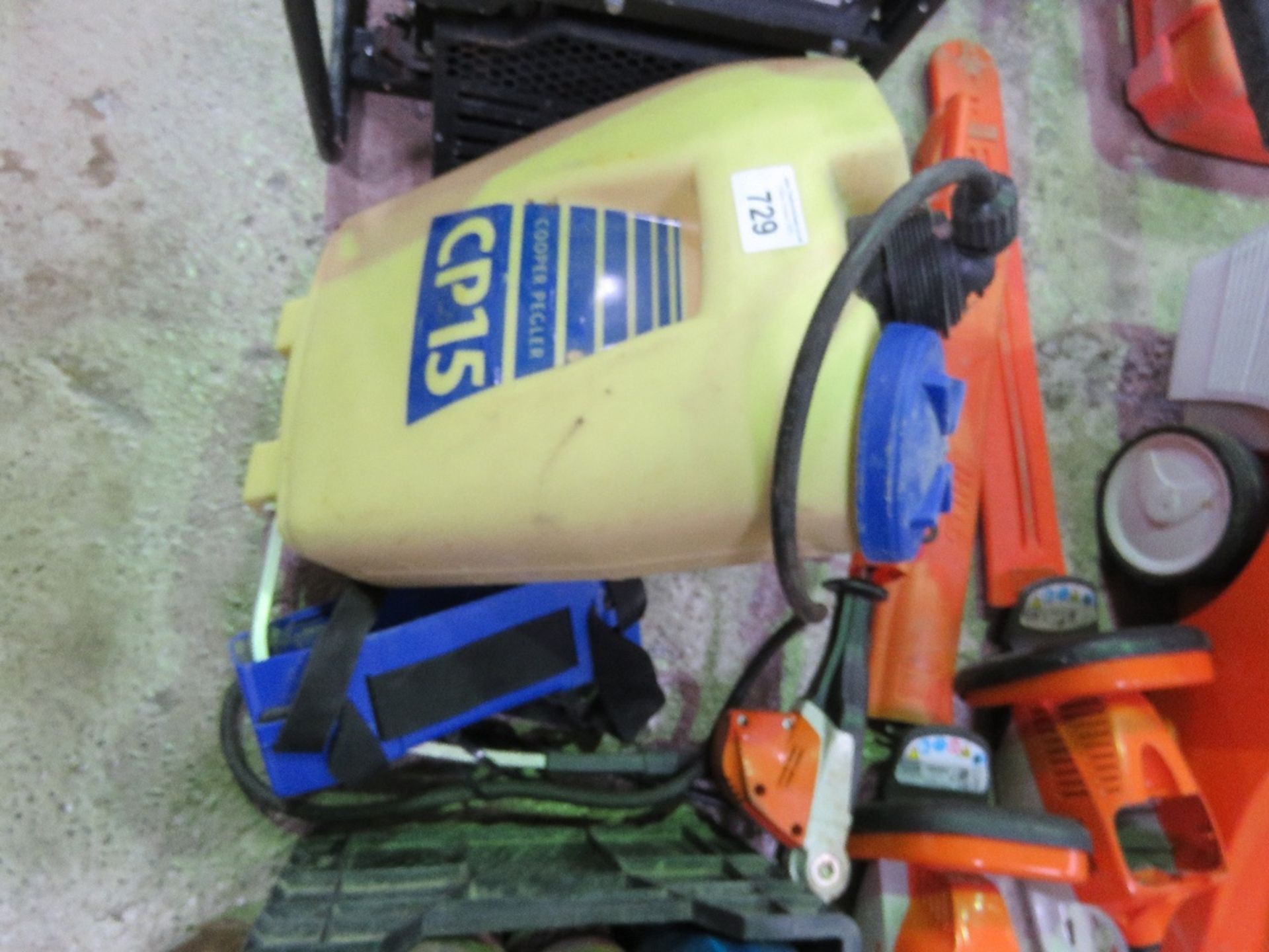 CP15 KNAPSACK SPRAYER. DIRECT FROM LOCAL COMPANY WHO ARE CLOSING THE LANDSCAPE MAINTENANCE PART OF T - Image 2 of 2