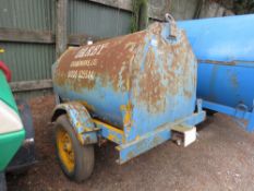 TOWED SINGLE AXLED WATER BOWSER. LOT LOCATION: THE STONDON HALL SALEGROUND, STONDON MASSEY, ESSEX.