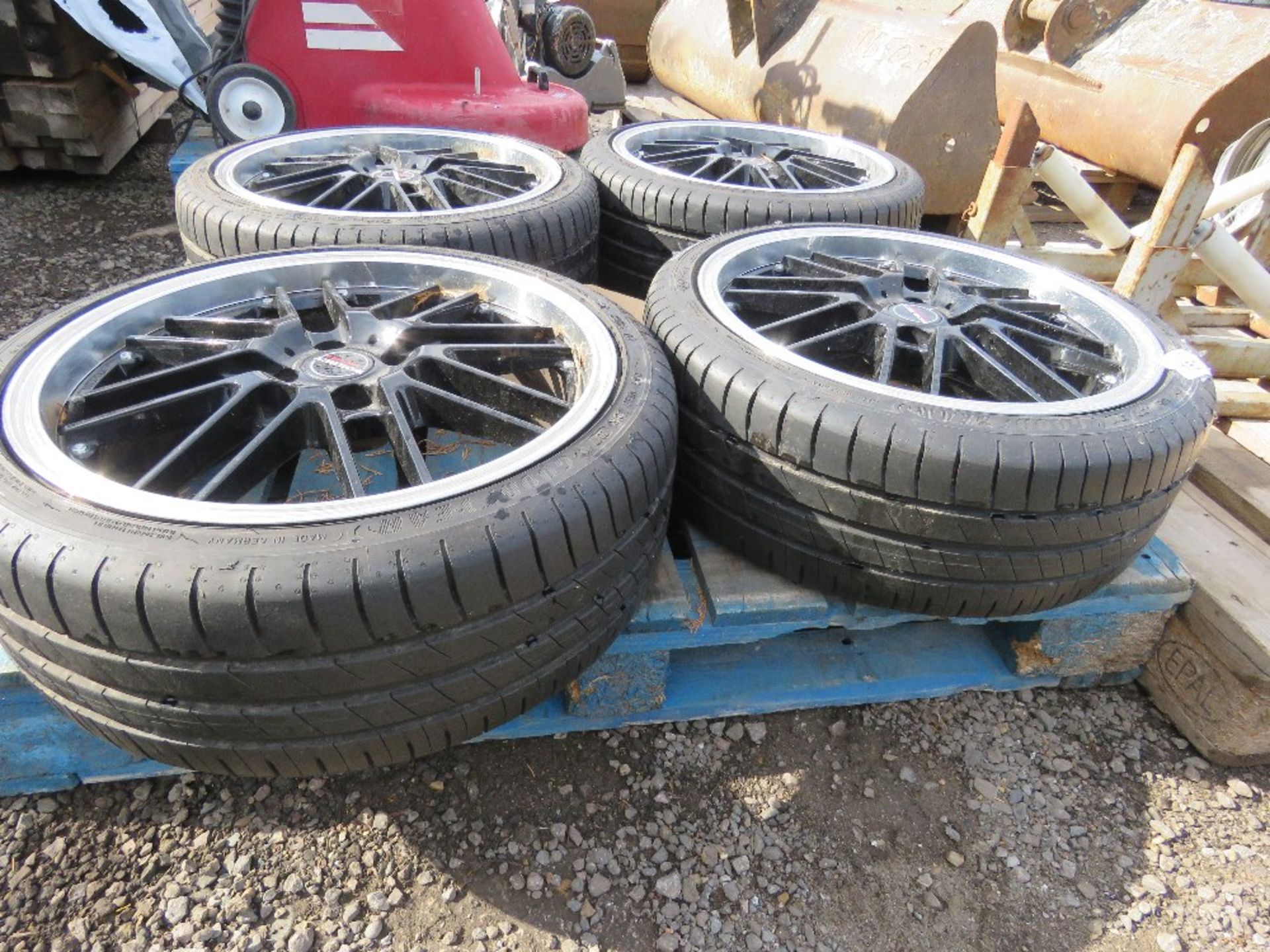 SET OF 4 195-40R17 ALLOY WHEELS AND TYRES WITH NUTS, SUITABLE FOR FIESTA?? THIS LOT IS SOLD UNDE - Image 2 of 4
