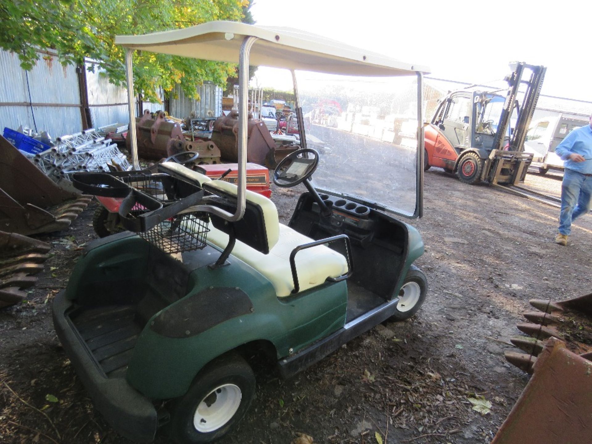 PETROL ENGINED GOLF BUGGY. TURNS OVER BUT NOT STARTING. - Image 4 of 7