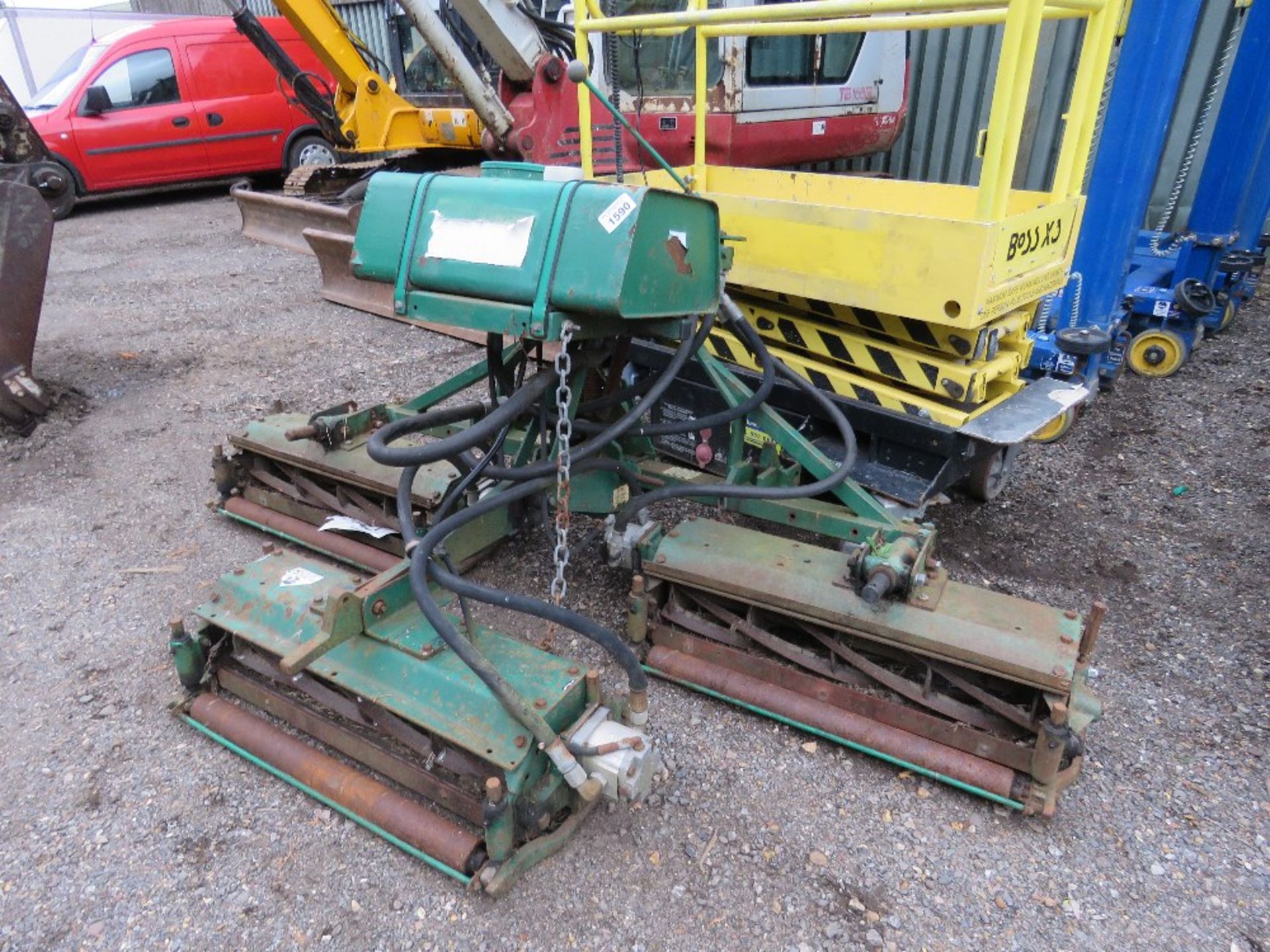 RANSOMES TRACTOR MOUNTED TRIPLE GANG MOWERS, 7FT WIDE APPROX, PTO DRIVEN PUMP, 3 POINT LINKAGE MOUNT