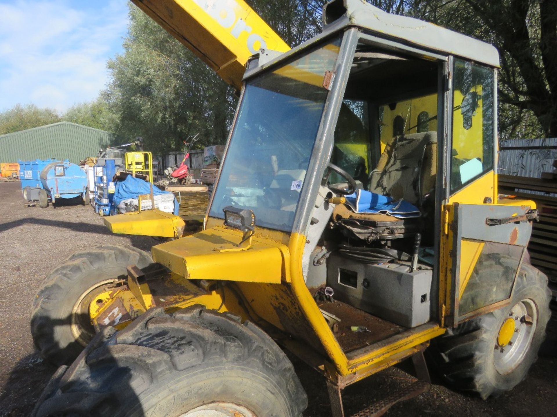 MATBRO TS270 TELEHANDLER, YEAR 1995. WHEN TESTED WAS SEEN TO DRIVE, STEER AND LIFT AND BRAKE ON FOOT