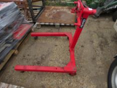 CLARKE WHEELED ENGINE STAND. THIS LOT IS SOLD UNDER THE AUCTIONEERS MARGIN SCHEME, THEREFORE NO