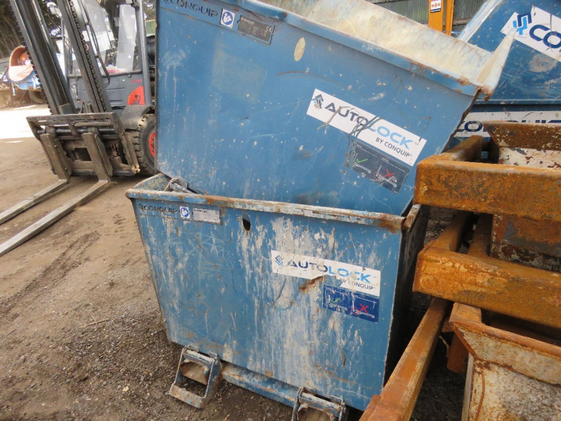 2 X CONQUIP FORKLIFT MOUNTED TIP SKIPS WITH AUTOLOCK SYSTEM. - Image 2 of 6