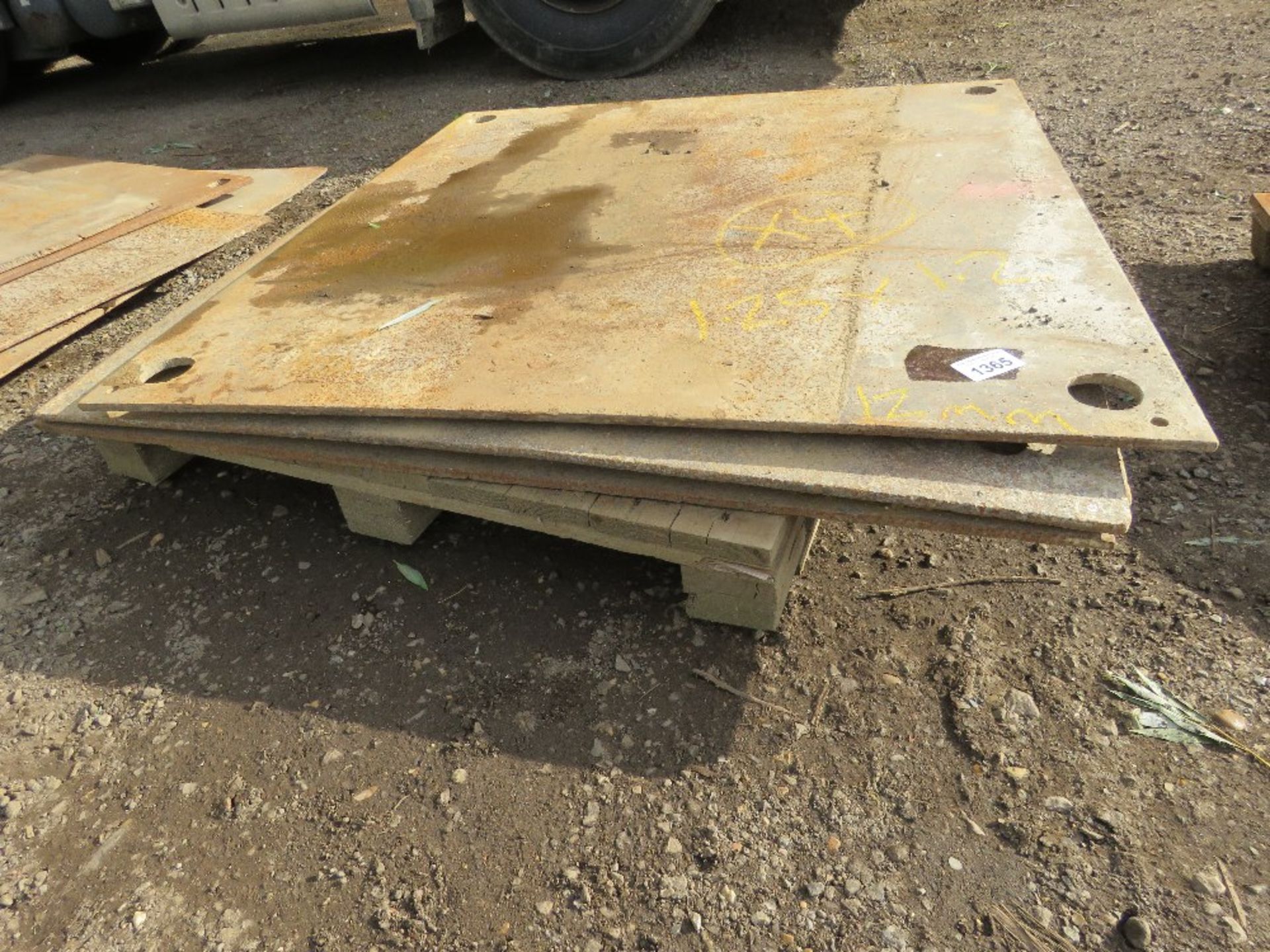4 X HEAVY STEEL ROAD PLATES: 1.25M X 1.2M APPROX @ 12MM THICKNESS APPROX.