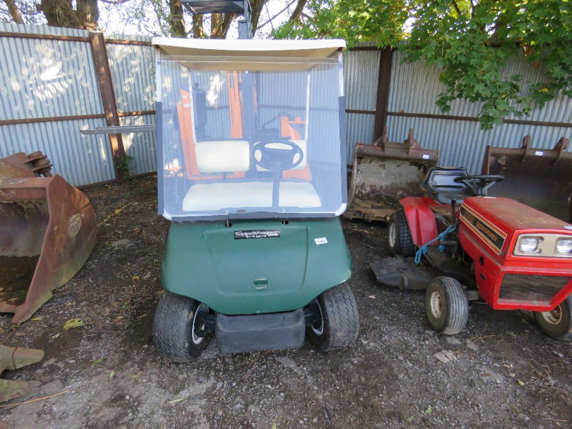 PETROL ENGINED GOLF BUGGY. TURNS OVER BUT NOT STARTING. - Image 3 of 7