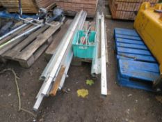 ALUMINIUM AND STEEL STRAIGHT EDGES FOR WALL BUILDING. THIS LOT IS SOLD UNDER THE AUCTIONEERS MARG