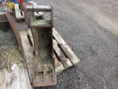EXCAVATOR BUCKET, 8 TONNE RATED, 50MM PINS, 300MM WIDTH APPROX. THIS LOT IS SOLD UNDER THE AUCTIO