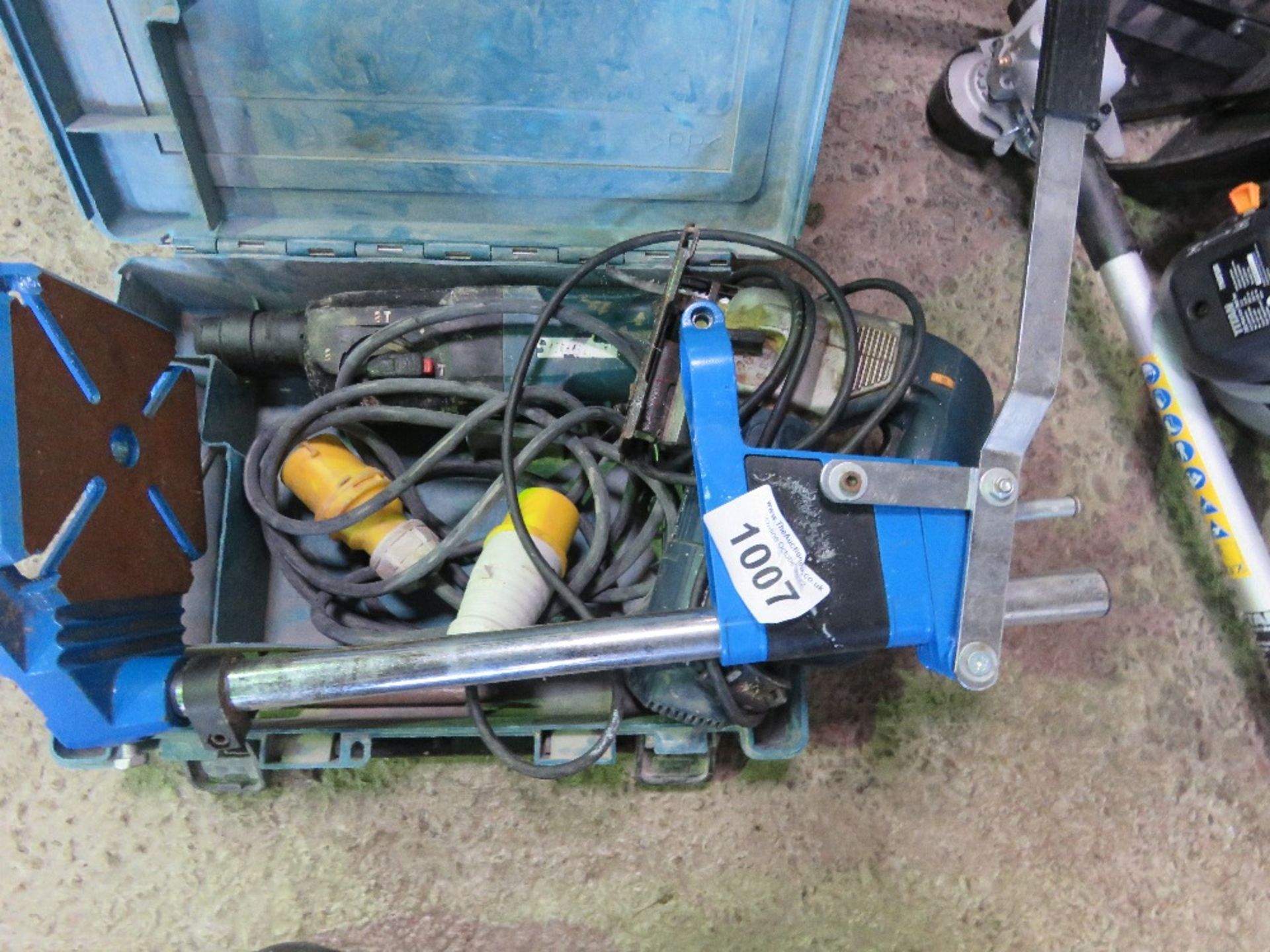 STAND, JISGAW AND A DRILL, 110VOLT. SOURCED FROM COMPANY LIQUIDATION. THIS LOT IS SOLD UNDER THE