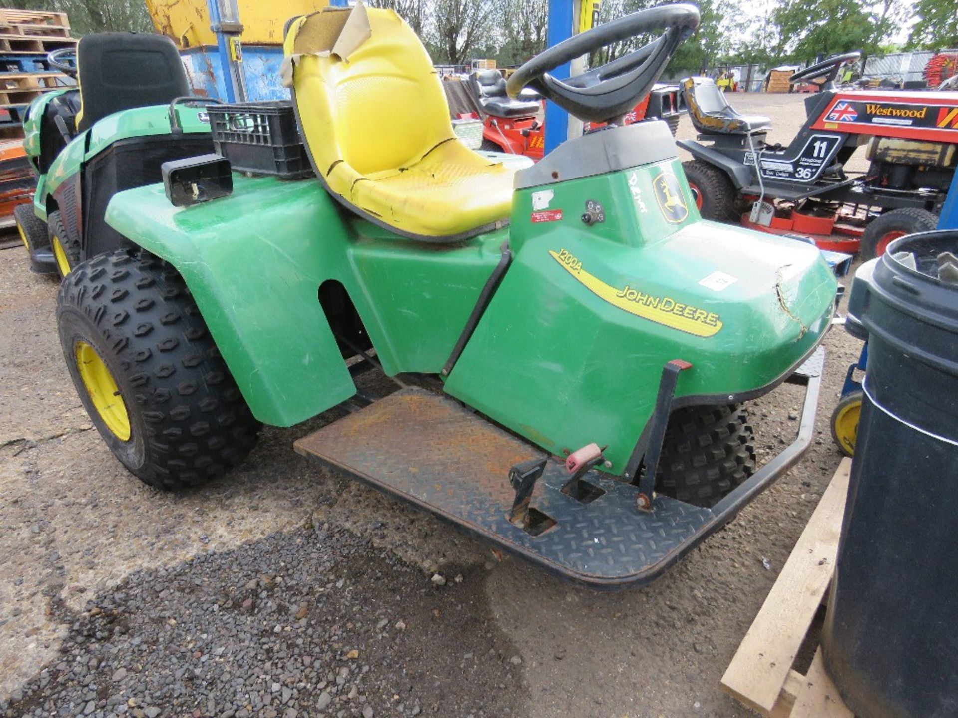 JOHN DEERE 1200A 3 WHEELED BUNKER RAKE UNIT. PETROL ENGINED. WHEN TESTED WAS SEEN TO START AND DRIVE