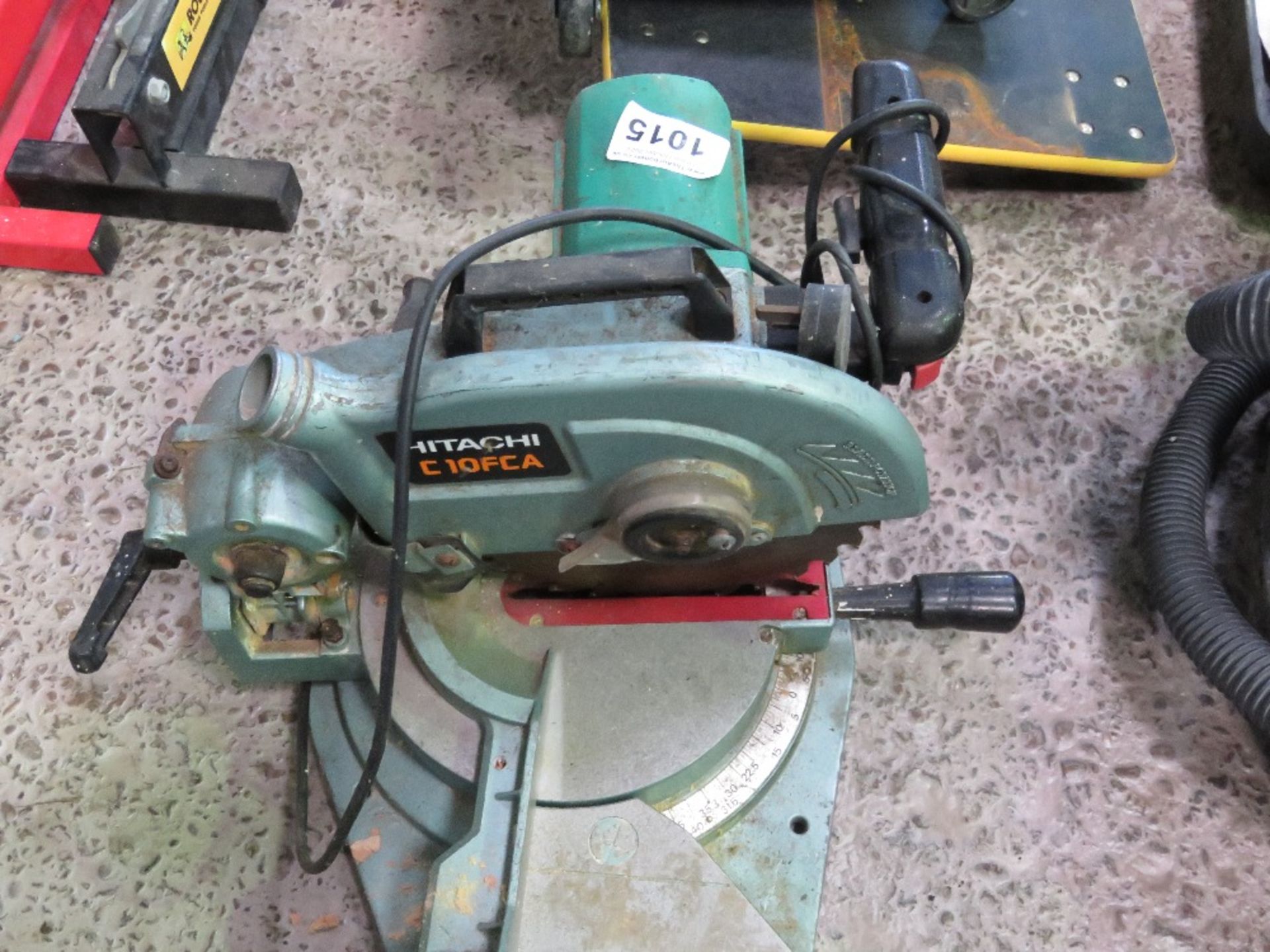 HITACHI 240VOLT MITRE SAW.. SOURCED FROM COMPANY LIQUIDATION. THIS LOT IS SOLD UNDER THE AUCTI - Image 2 of 2