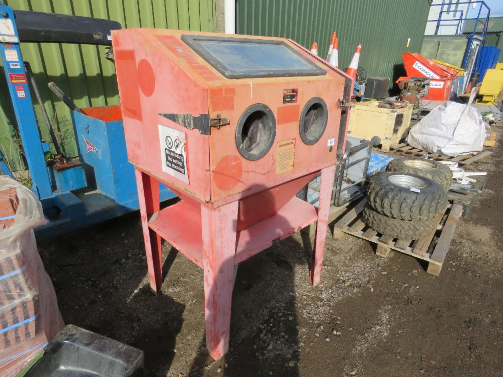 SHOTBLAST CABINET. THIS LOT IS SOLD UNDER THE AUCTIONEERS MARGIN SCHEME, THEREFORE NO VAT WILL BE - Image 2 of 4