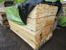 EXTRA LARGE PACK OF UNTREATED VENTIAN FENCE SLATS 1.73M LENGTH X 45MM X 18MM APPROX.