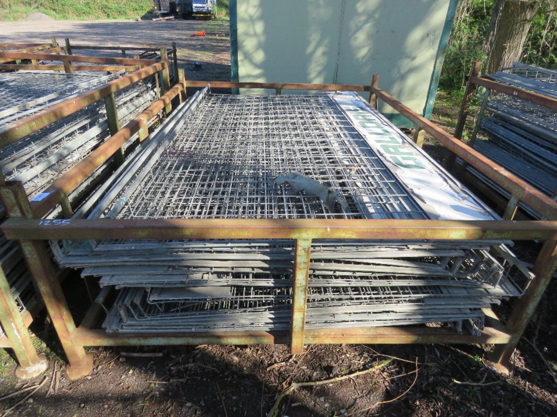 1 X LARGE STILLAGE OF SCAFFOLD SAFETY MESH PANELS, 8FT X 4FT APPROX. - Image 3 of 4