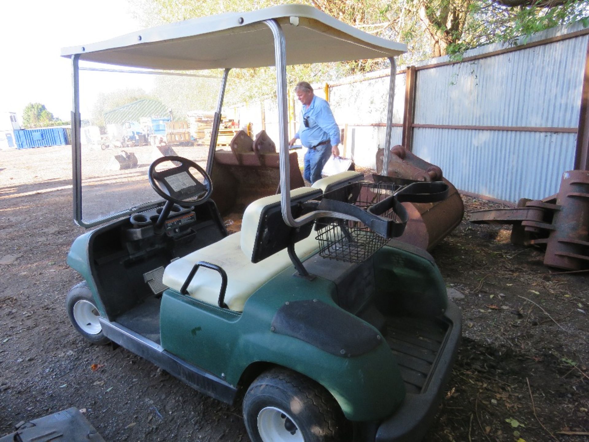 PETROL ENGINED GOLF BUGGY. TURNS OVER BUT NOT STARTING. - Image 5 of 7