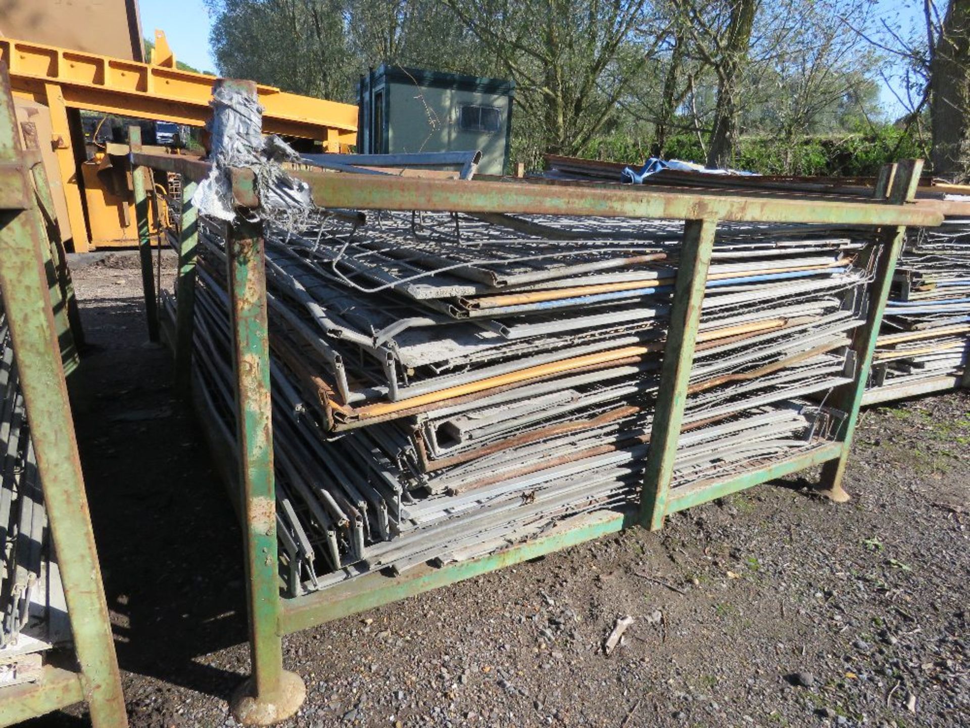 1 X LARGE STILLAGE OF SCAFFOLD SAFETY MESH PANELS, 8FT X 4FT APPROX. - Image 2 of 4