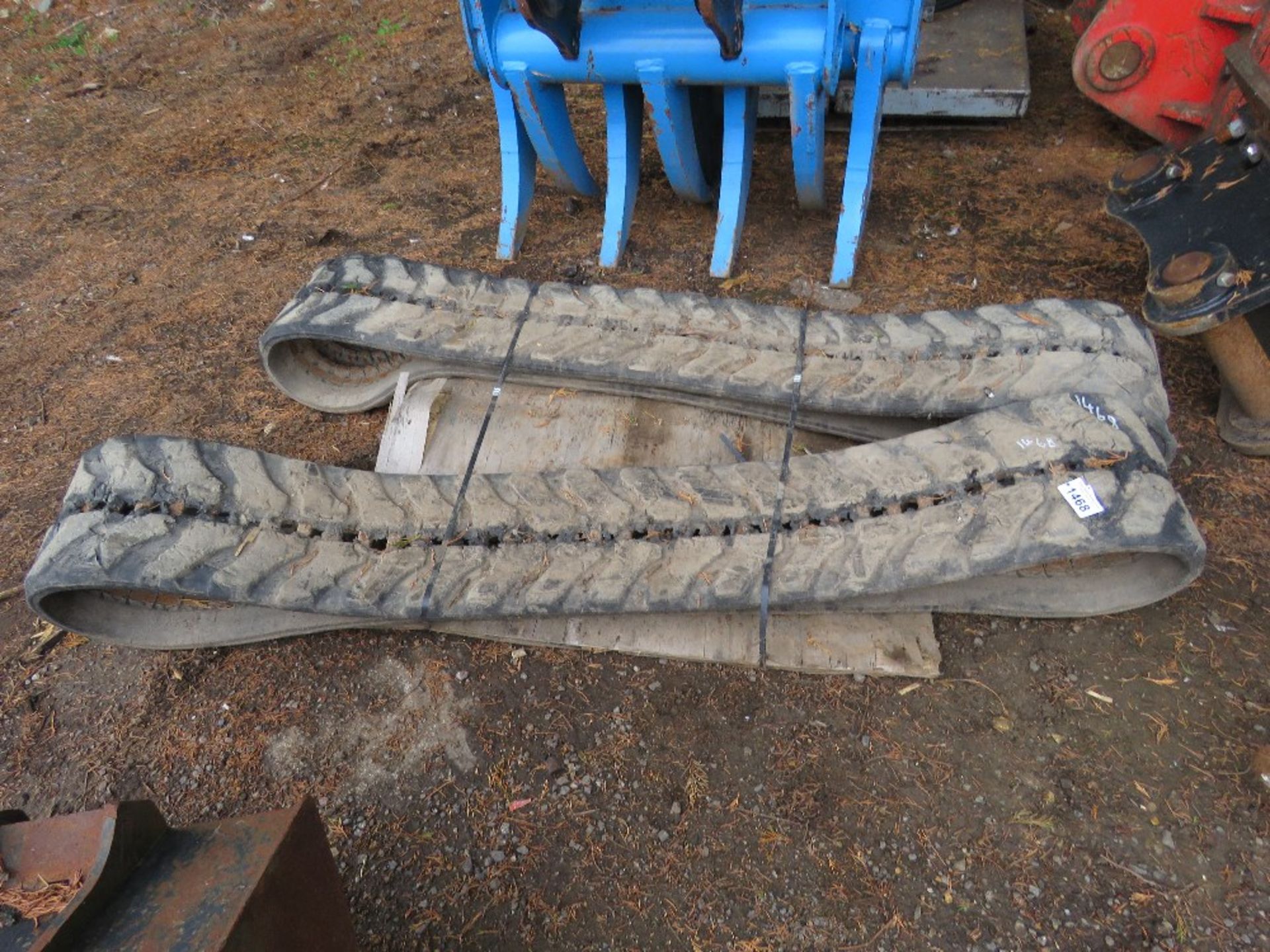 PAIR OF TAKEUCHI TB228 EXCAVATOR TRACKS.