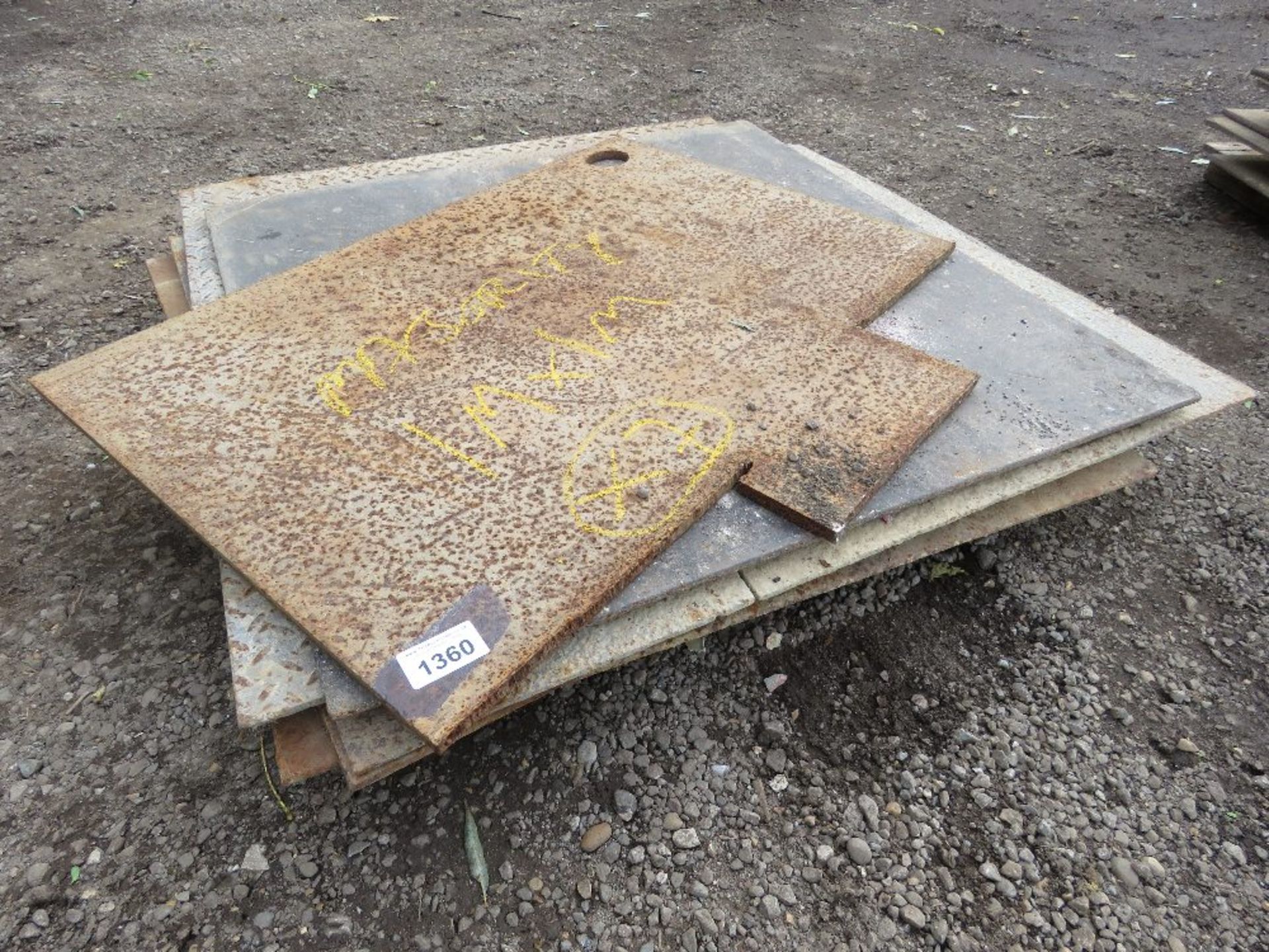 7 X HEAVY STEEL ROAD PLATES: MAJORITY ARE 1M X 1M APPROX . - Image 2 of 2