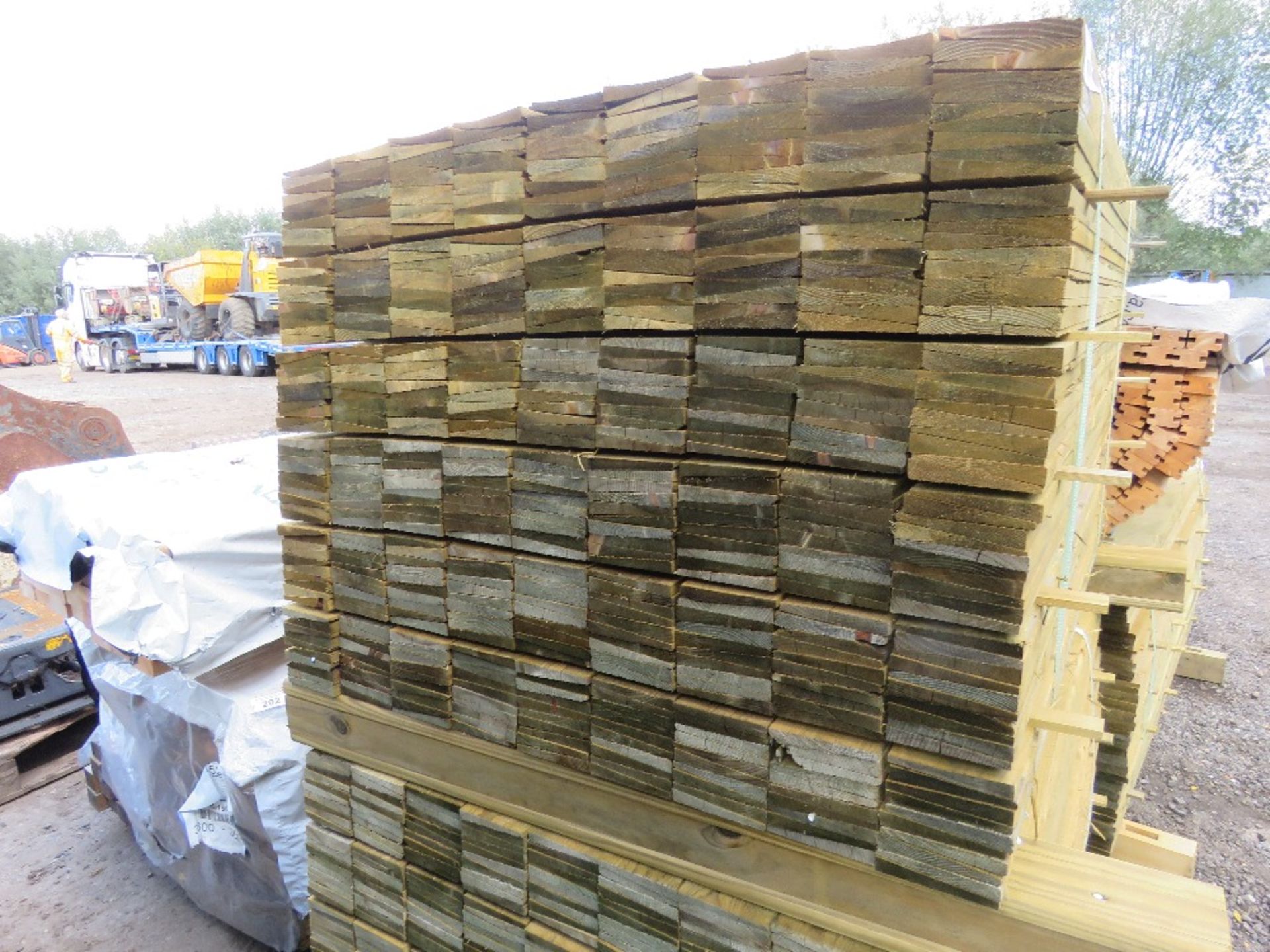 LARGE PACK OF TREATED FEATHER EDGE CLADDING FENCE TIMBER BOARDS 1.2 METRE LENGTH X 100MM WIDTH APPRO - Image 2 of 2