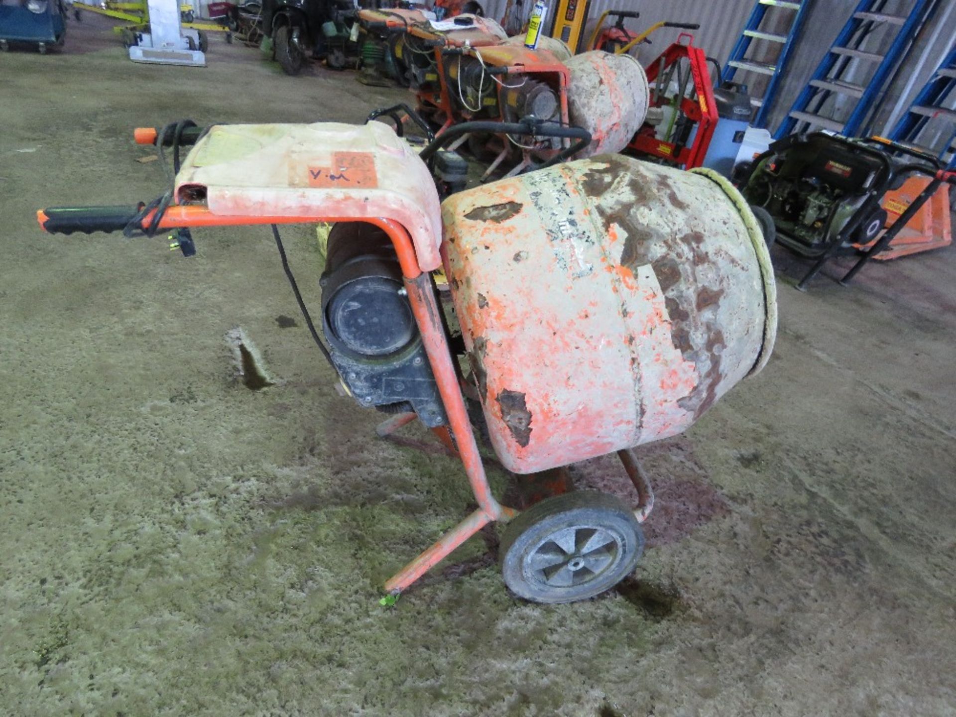 BELLE 240VOLT MINI MIXER. THIS LOT IS SOLD UNDER THE AUCTIONEERS MARGIN SCHEME, THEREFORE NO VAT