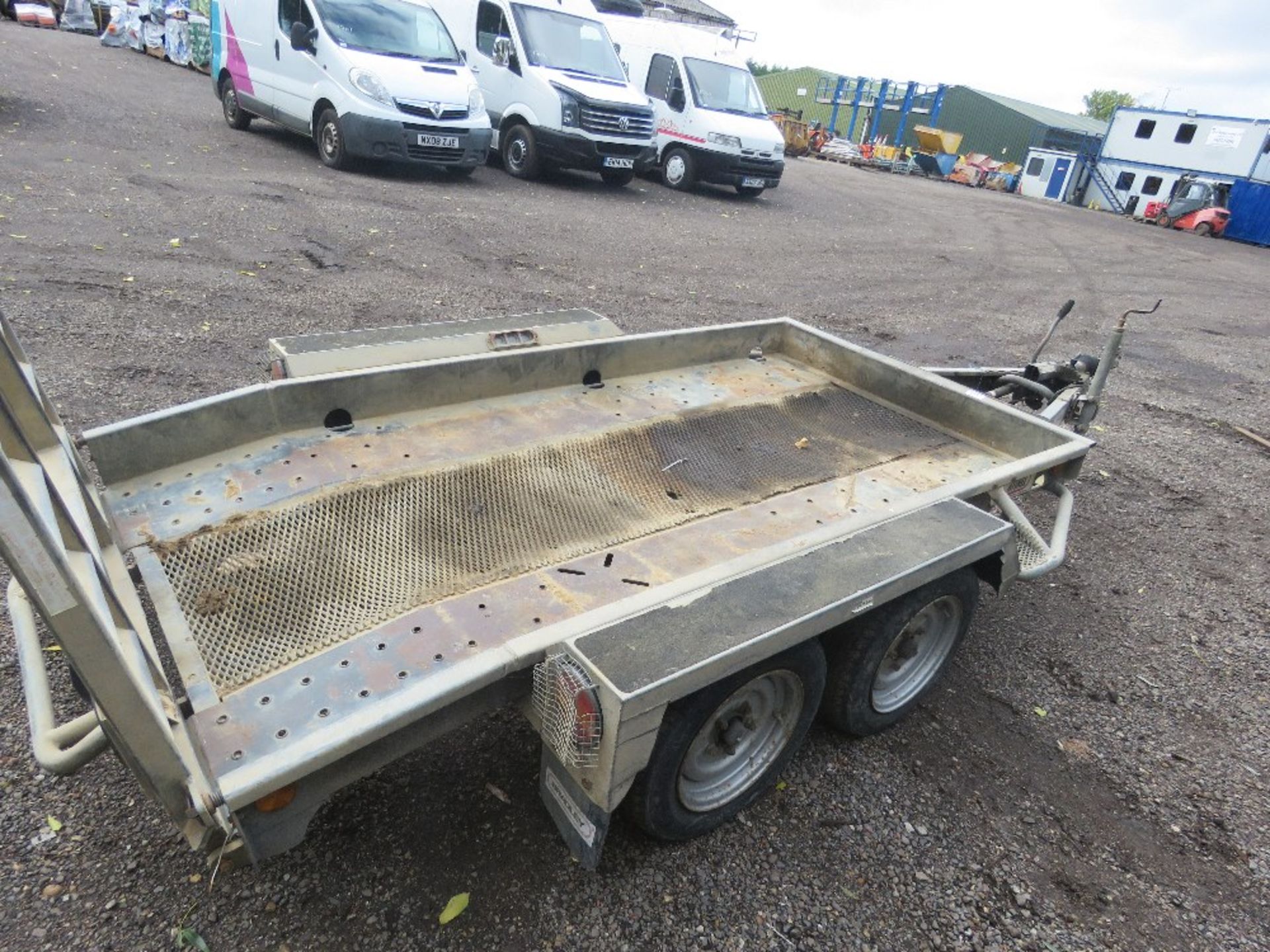 BRADLEY S2600PT TWIN AXLED MINI DIGGER PLANT TRAILER, YEAR 2008, PIVOT AXLE. 8FT X 4FT BED APPROX. - Image 8 of 8