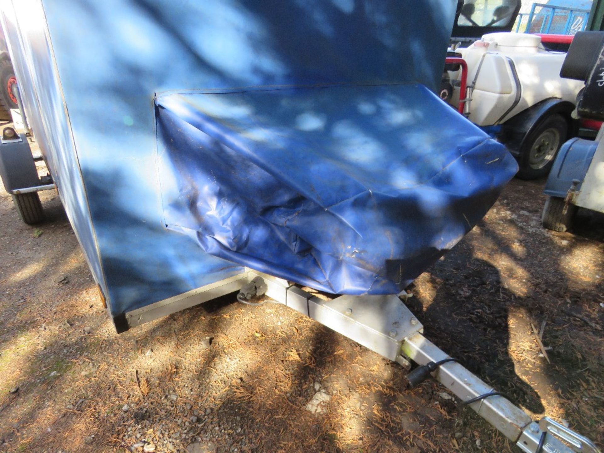 SINGLE AXLED TRAILER WITH SHEET COVER, 12FT X 5FT APPROX. POSSIBLY DESIGNED FOR CANOE TRANSPORT?? - Image 5 of 6