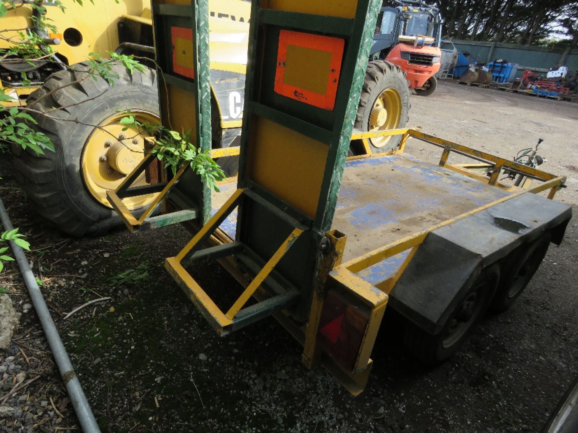 INDESPENSION TYPE MINI DIGGER TRAILER, 8FT X 4FT BED APPROX WITH REAR RAMPS. BALL HITCH. DIRECT FROM - Image 3 of 5